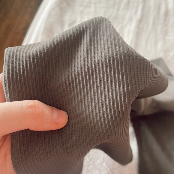 GREY FLARE LEGGINGS - Picture 5 of 5